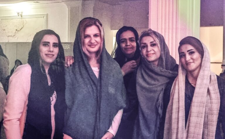 Kobiety w Iranie NIE muszą zakładać chusty